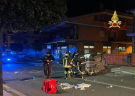 Roma, si ribalta un’auto su via Nomentana, morti 5 ragazzi, tra i 17 e i 22 anni