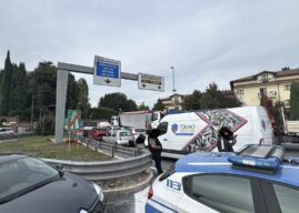 Autotrasportatori in protesta al casello di Valmontone, traffico rallentato anche in autostrada