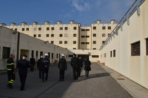 Velletri, protesta delle guardie penitenziarie: “Carcere nel degrado”. Le  parole dei sindacati